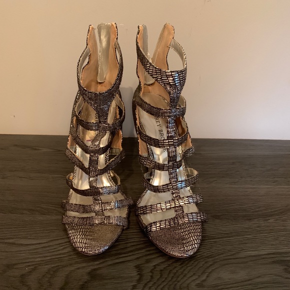 Audrey Brooke strappy sandals - Picture 4 of 4